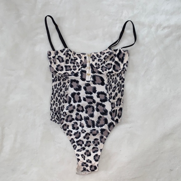 Victoria’s Secret Bodysuit Leopard/cat - Picture 1 of 3